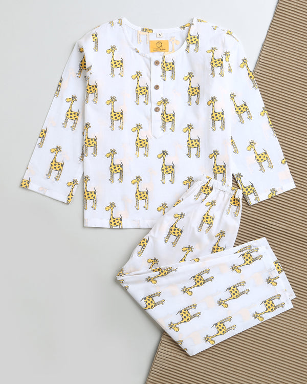 The Curious Giraffe - Unisex Nightdress