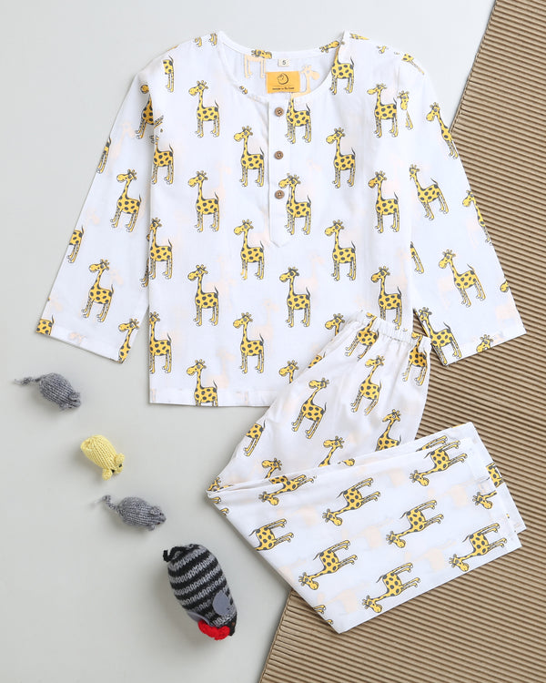 The Curious Giraffe - Unisex Nightdress