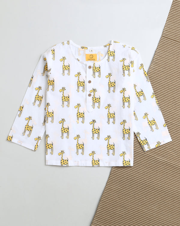 The Curious Giraffe - Unisex Nightdress