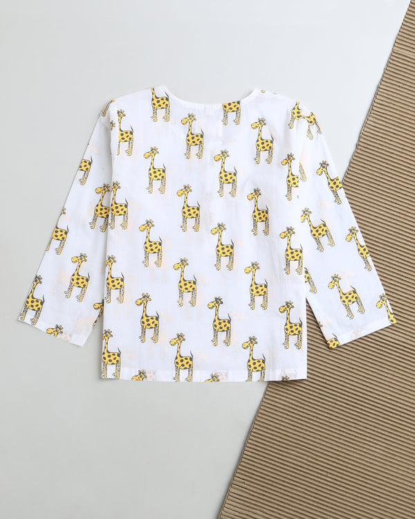 The Curious Giraffe - Unisex Nightdress